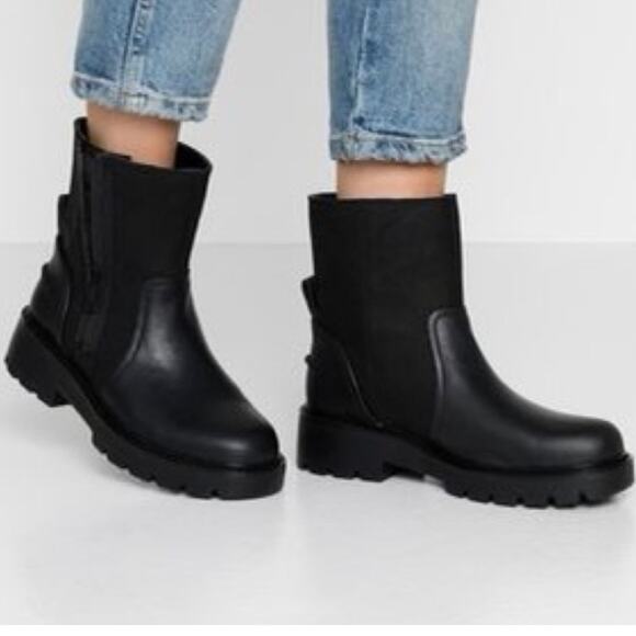 NWT Ugg Polk Lug Sole Moto Boots Black Leather Size 8 - Picture 6 of 13